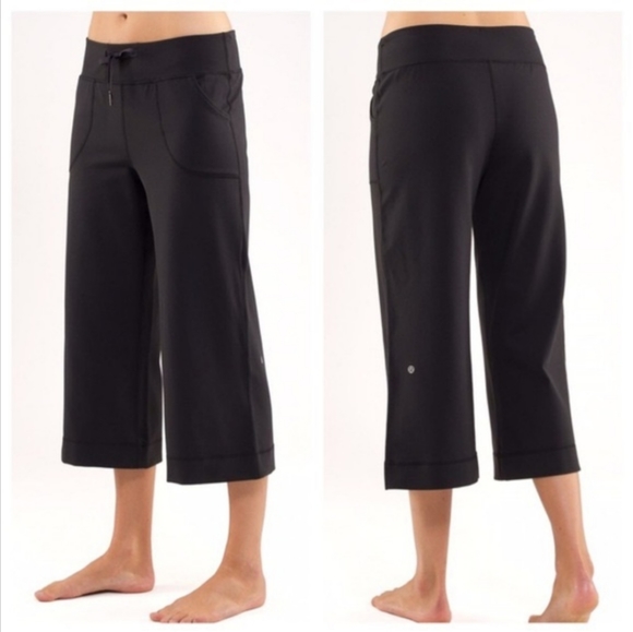 Lululemon Still Crop - Picture 1 of 7